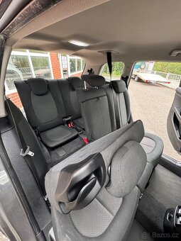 BMW Řada 2, 1.5D HAVAROVANÉ 7 míst - 10