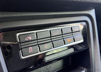 Volkswagen Sharan 2.0TDi HIGHLINE DSG KŮŽE 7MÍST automat - 10