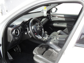 Alfa Romeo Stelvio 2.9 Tw-Turbo V6 Quadrifoglio 1.199.999Kč - 10