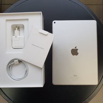 iPad Air 3, jako nový + Apple stylus + 2 pouzdra, - 10