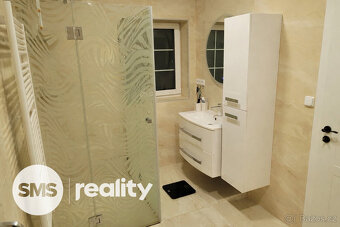 Nabízíme krásný dům o velikosti 5+1. - 10