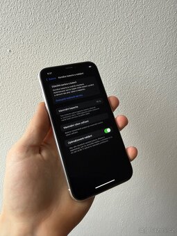 iPhone XR 64gb 74% baterie - 10