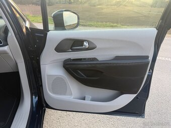 Chrysler Pacifica 3,6 Pentastar Radar RU 2023 DPH - 10