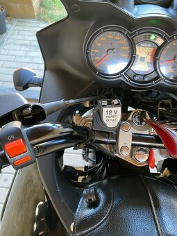 Suzuki V-strom DL 650 - 10