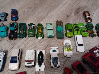 Hot-wheels sada 134 aut - 10