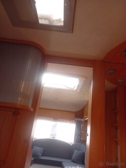 Prodám karavan adria adora 512 up. El pojezd.. předstan - 10