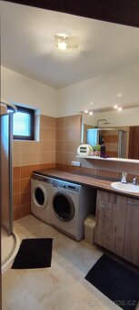 Prodej domu 237 m² s pozemkem 1 059 m² - 10