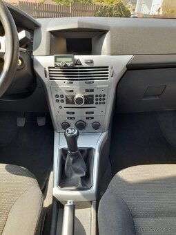 Opel Astra H 1.4i 66kw,r.v.2009,serv.kniha-138968km - 10