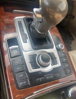 RAMIK NA STREDOVY PANEL AUDI Q7 A6 C6 - 10