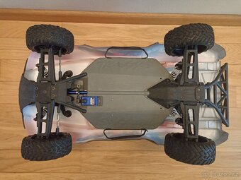 Traxxas Slash 4x4 VXL - 10