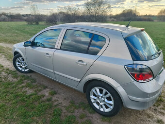 Opel Astra H 1.4 66kW benzín, 2008 - 10