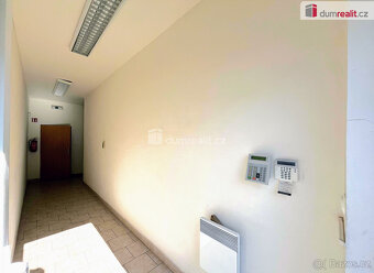 Pronájem komerčních prostor o výměře 822 m2: sklady, garáže, - 10