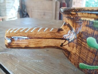 MALOVANÝ KAMENINOVÝ HRNEC S DRŽADLEM - FRANCIE - 10