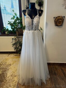 Svatební šaty, víc druhů - 10