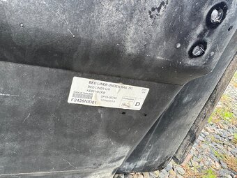 Díly korby / vložka / úchyty / víko Nissan Navara D23 - 10