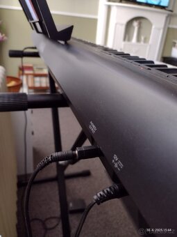 Yamaha NP-32 Midi keyboard 76 kláves ,stojan, padál sluchátk - 10