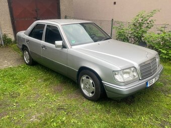 Mercedes-Benz - 10