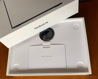 MacBook Air M2 2022 8/512 GB - TOP STAV - 10
