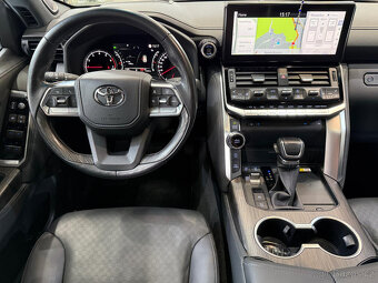 Toyota Land Cruiser 70th ANNIVERSARY - 10