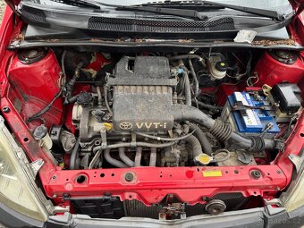Toyota Yaris - 10