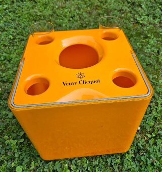 Veuve Clicquot Ice Cube - 10