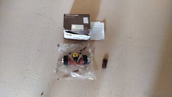 Škoda 100L náhradní díly - 10