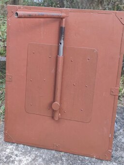 Dřevěné šachy + šachovnice + šachový stolek - 10