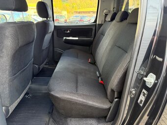 Toyota HILUX 3.0 4x4 MANUÁL UZÁVĚRKA NAVIJÁK - 10