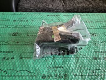 držák loketní opěrky Škoda Fabia III, Rapid, Seat Toledo - 10
