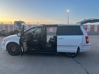 Chrysler Voyager - 10