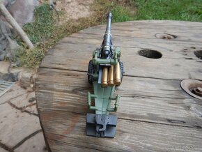 figurky vojáci, vojenská technika, vznášedlo, dělo - 10