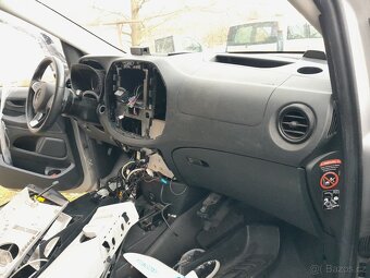 Karoserie na Mercedes Benz Vito 119 CDI 4x4 140 kW 4Matic - 10