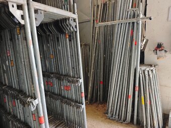 Prodám lešení Layher blitz - pole 2,57m - Alfix - 10