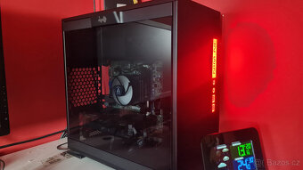 PC + monitor + klávesnice + myš + IN WIN 301 - 10