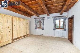Stylová chalupa po kompletní rekonstrukci. - 10