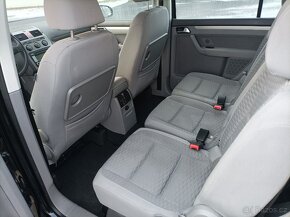 Volkswagen Touran - 10
