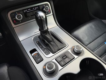 Volkswagen Touareg 3.0 TDI 4MOTION Rline - 10