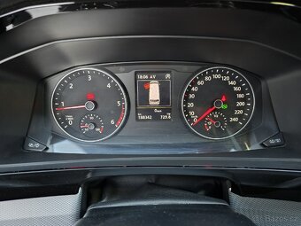 VW Multivan T6 Highline 2,0 TDi Bluemotion Full vybava - 10