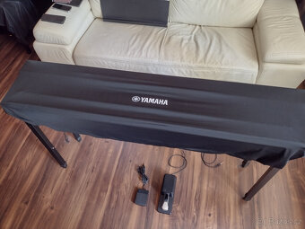 piano Yamaha P125B - 10