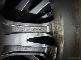 Alu kola Mercedes 17 ET:35, pneu 235/55/R17 - 10