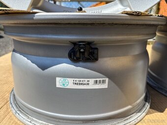Alu kola 5x120 r17 Dezent - 10