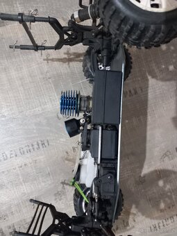 Benzinové rc auto - 10