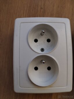 Vypínače, zásuvky, kryty vypinace - 10