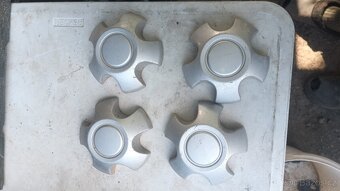 RAV4 Toyota - díly - 10