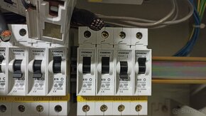 RACK skříň na technologii, baterie, akumulátory,... - 10