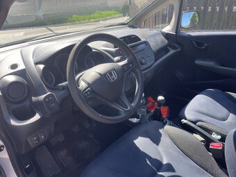 Honda Jazz 1,4 i-Vtec 73kW Havarované - 10