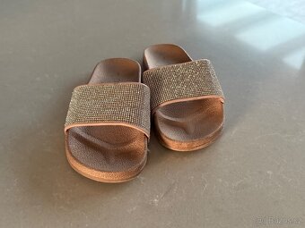 Dětské boty NIKE,CONVERSE,UNDER ARMOUR,ADIDAS, EMU, 4. část - 10
