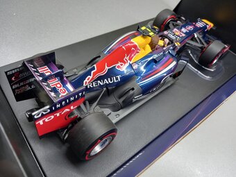 F1 RED BULL RB9 WEBBER GP BRAZILIE 2013 MINICHAMPS 1:18 - 10