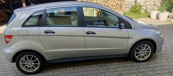 Mercedes Benz B200 - 10