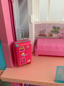 BARBIE Dreamhouse - 10